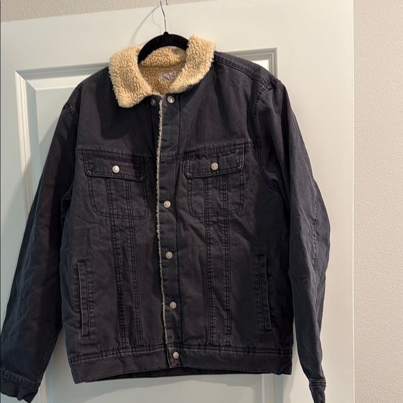 Faherty Other - NWOT Faherty Timberline Trucker Black Denim Jacket with Sherpa Collar sz l